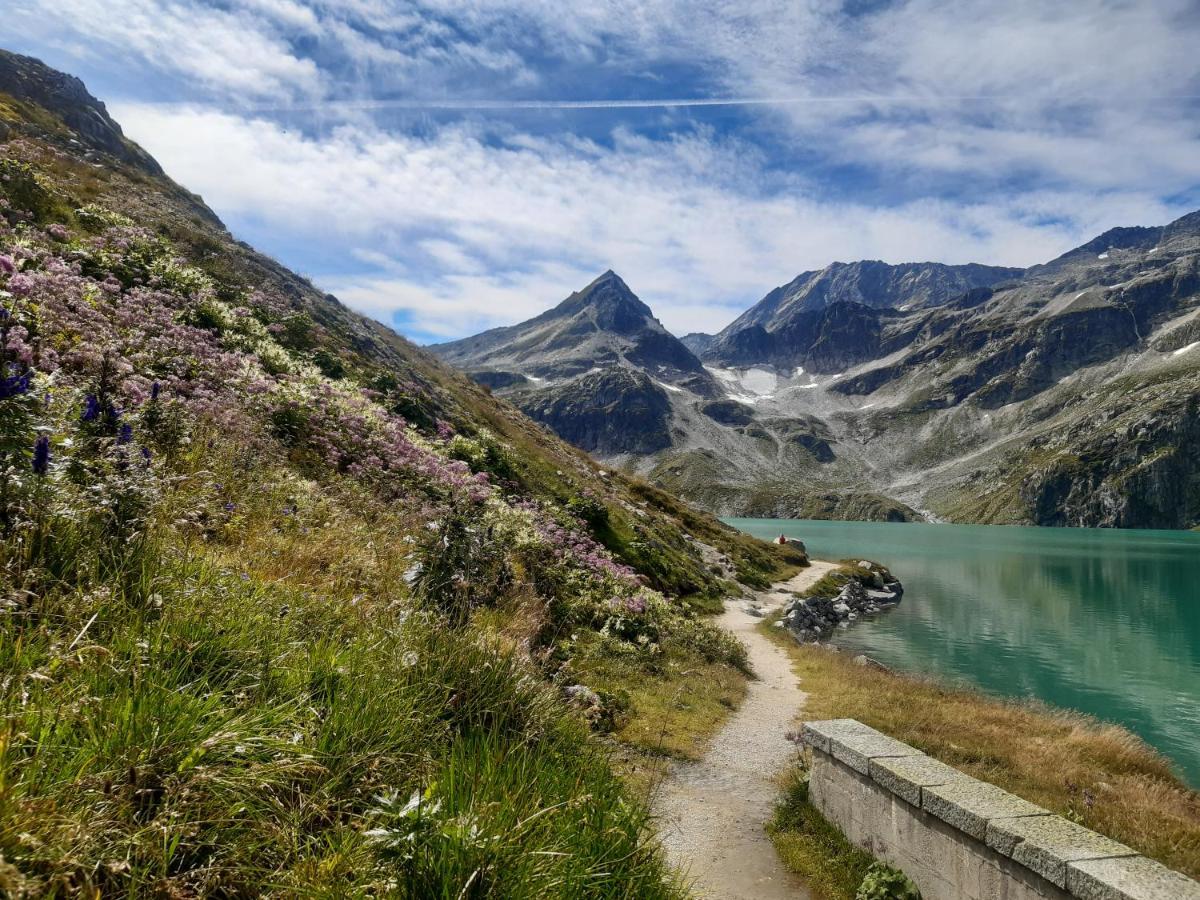 Pension Zu Hause Uttendorf Exteriör bild