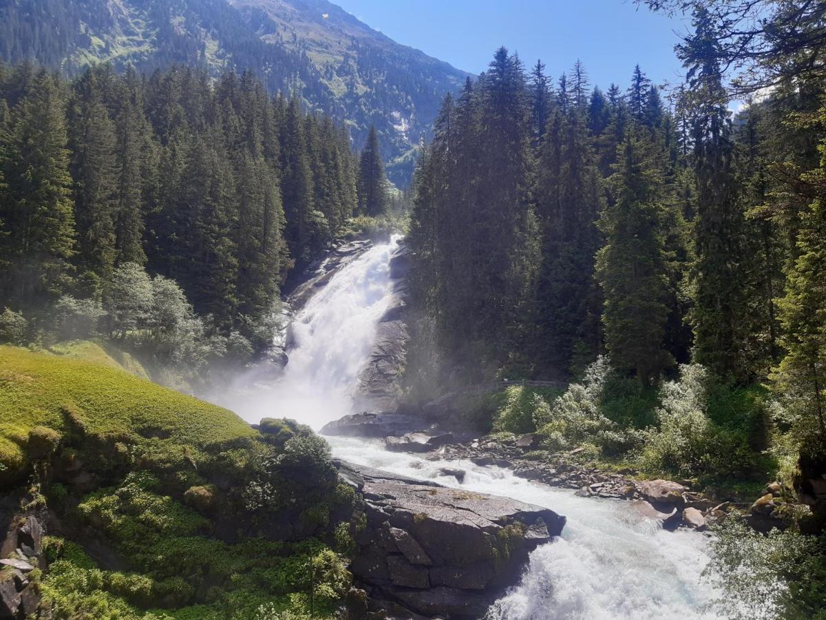 Pension Zu Hause Uttendorf Exteriör bild