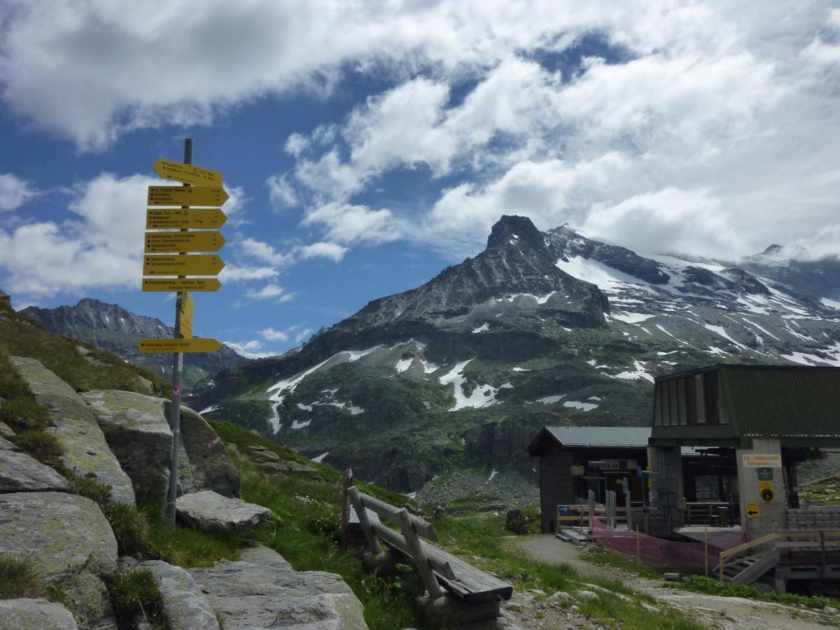 Pension Zu Hause Uttendorf Exteriör bild