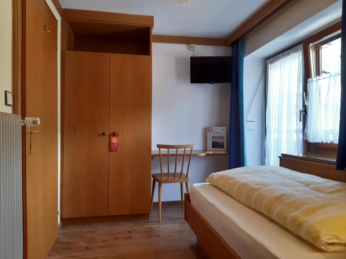 Pension Zu Hause Uttendorf Exteriör bild