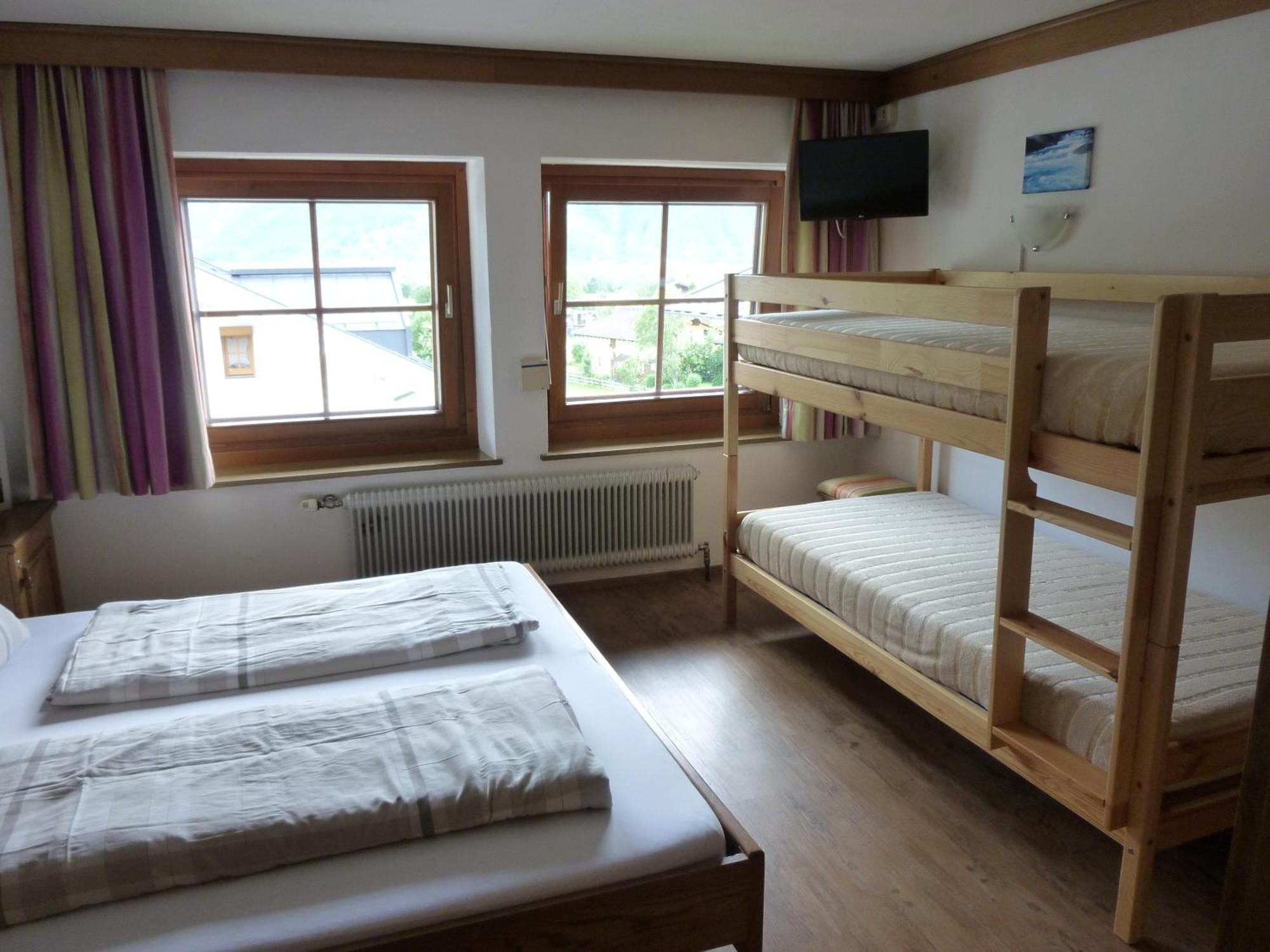 Pension Zu Hause Uttendorf Exteriör bild
