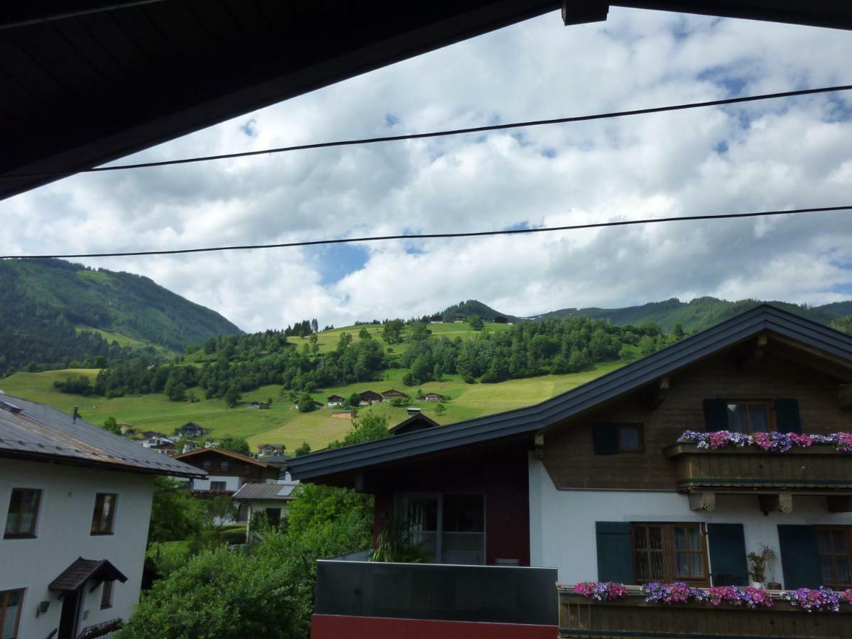 Pension Zu Hause Uttendorf Exteriör bild