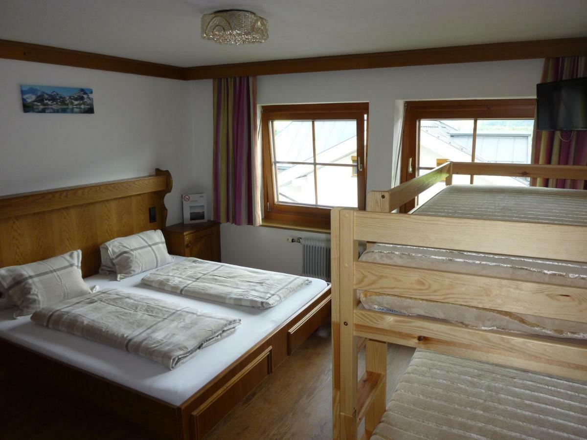 Pension Zu Hause Uttendorf Exteriör bild